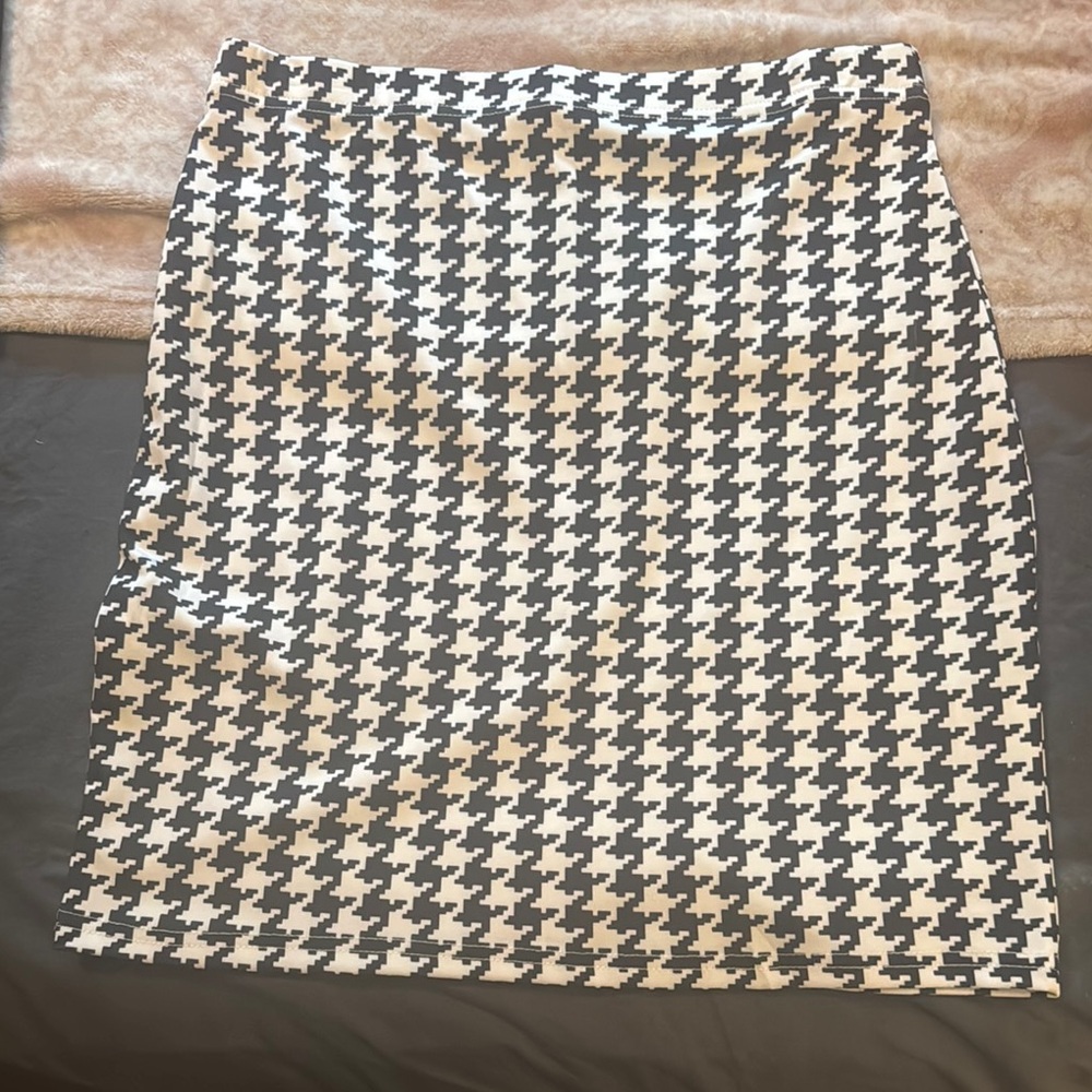 SHEIN Black and White Mini Pencil Skirt